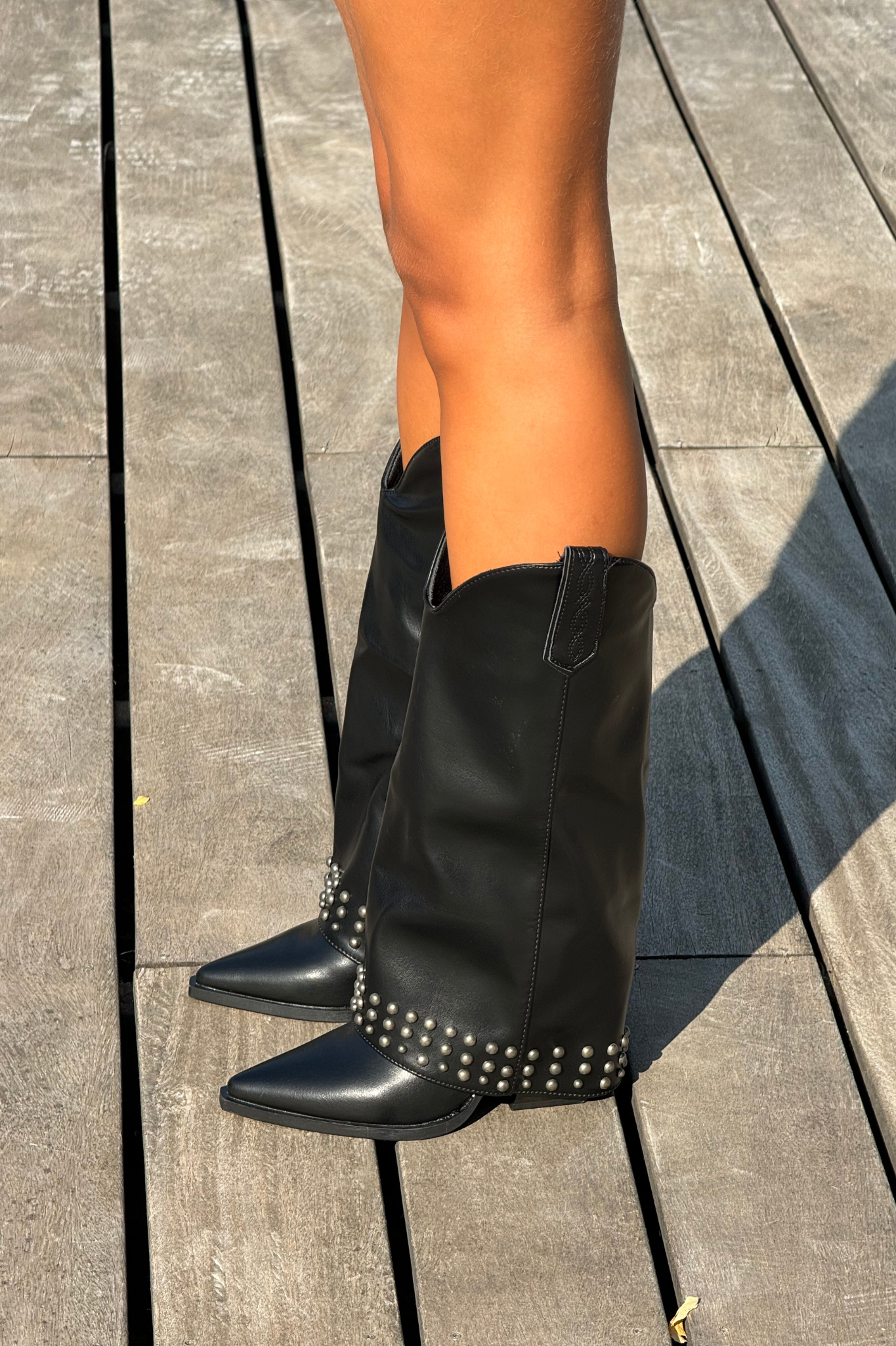 SANTIAGS LILIE - BLACK